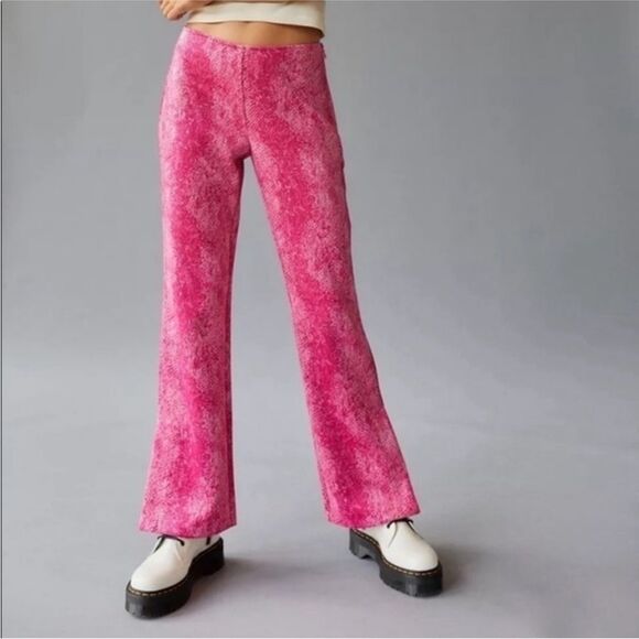URBAN OUTFITTERS | NEW Vivica Soft Faux Suede Pink Snake Print Women’s Size 4 - Picture 2 of 12